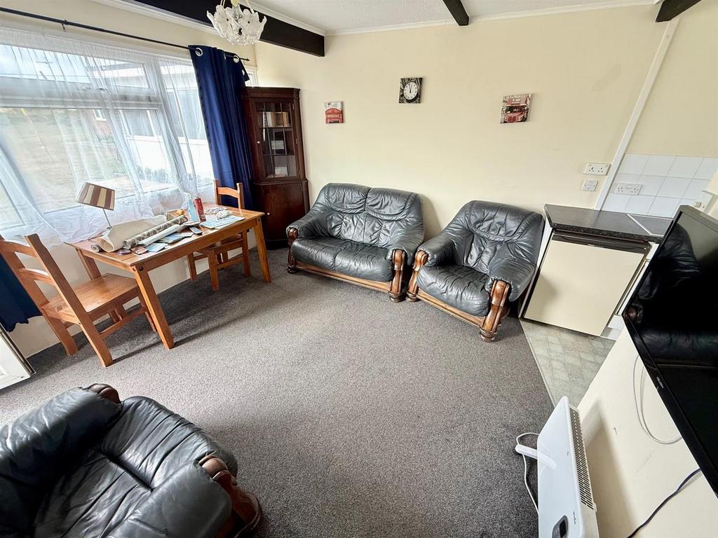 Living room/ Kitchenette
