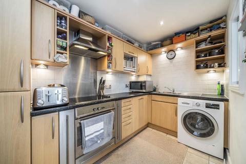 2 bedroom flat for sale, Newport Avenue, London E14