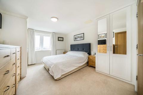 2 bedroom flat for sale, Newport Avenue, London E14