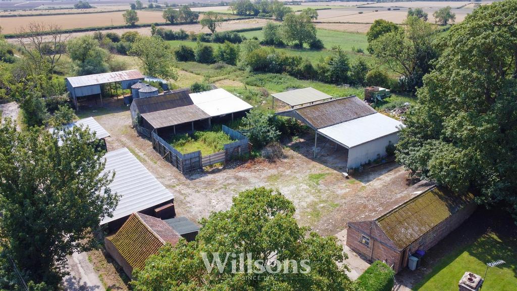 Dutch Barn &amp; Lean-To