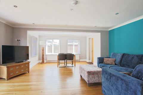 5 bedroom detached house for sale, Greenacre Park, Roos, Hull, East Riding Of Yorkshire, HU12 0GA