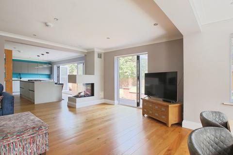5 bedroom detached house for sale, Greenacre Park, Roos, Hull, East Riding Of Yorkshire, HU12 0GA