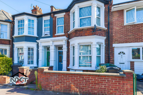 1 bedroom flat for sale, Leasowes Road, Leyton, E10