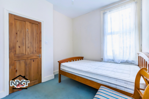 1 bedroom flat for sale, Leasowes Road, Leyton, E10