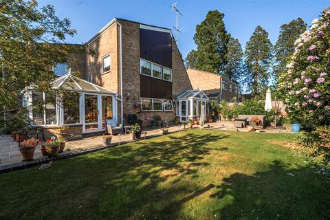 Yockley Close, Surrey GU15
