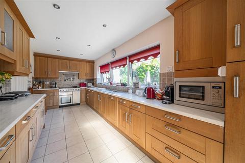 undefined, Yockley Close, Surrey GU15