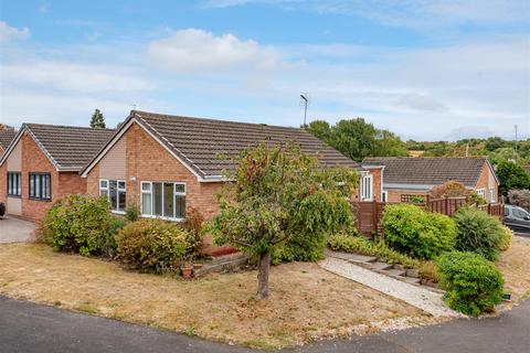 27 Bratch Park, Wombourne, Wolverhampton, WV5 8DF