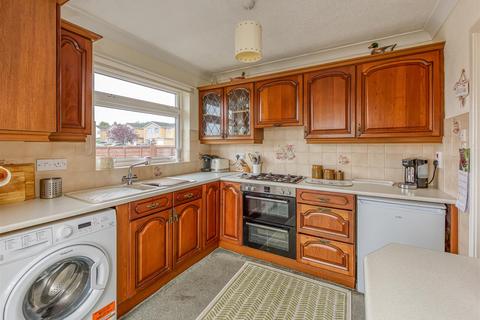 27 Bratch Park, Wombourne, Wolverhampton, WV5 8DF