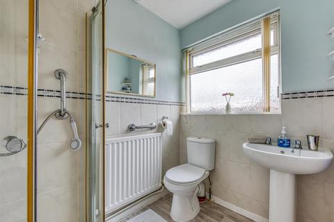 27 Bratch Park, Wombourne, Wolverhampton, WV5 8DF