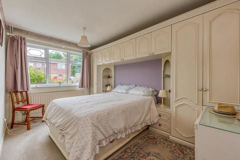 27 Bratch Park, Wombourne, Wolverhampton, WV5 8DF