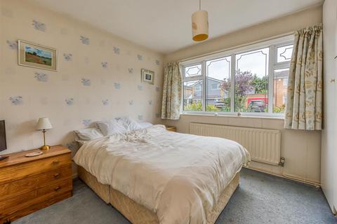 27 Bratch Park, Wombourne, Wolverhampton, WV5 8DF
