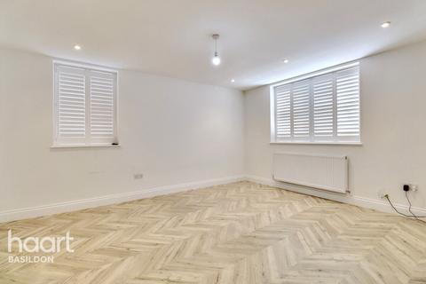 3 bedroom detached house for sale, Pound Lane, BASILDON
