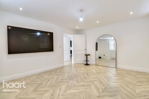3 bedroom detached house for sale, Pound Lane, BASILDON