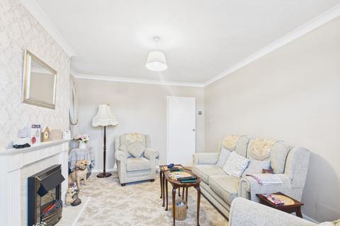 2 bedroom semi-detached bungalow for sale, Canongate, Cottingham, HU16 4DG