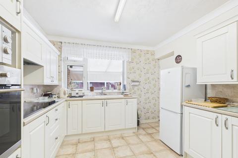 2 bedroom semi-detached bungalow for sale, Canongate, Cottingham, HU16 4DG