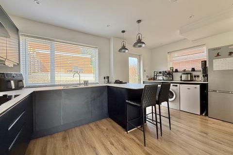 3 bedroom semi-detached house for sale, Berkshire Drive, St Thomas, EX4