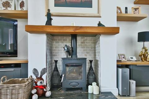 4 bedroom detached house for sale, Cragdale Close, Hull,  HU8 9UA