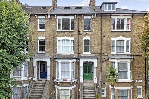 1 bedroom flat for sale, Highbury Hill, London N5