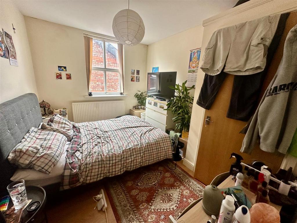 Apartment in Whalley Range - More