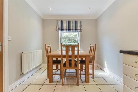 4 bedroom end of terrace house for sale, Summersdale Road, Chichester