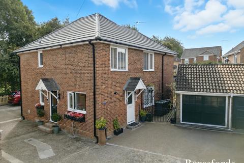 4 bedroom detached house for sale, The Maltings, Dunmow, CM6