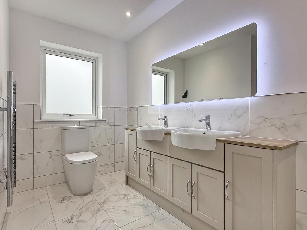 En-suite Bathroom