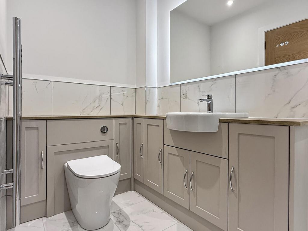 En-Suite Bathroom