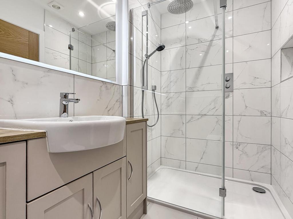 En-Suite Bathroom