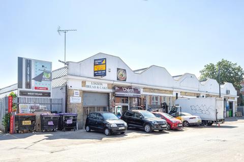 Warehouse to rent, West Rd London N17 0QT