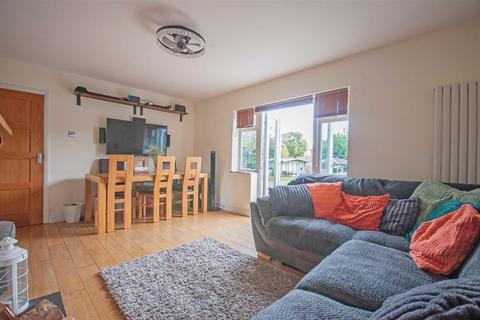 3 bedroom semi-detached house for sale, Ruskin Road, Chelmsford