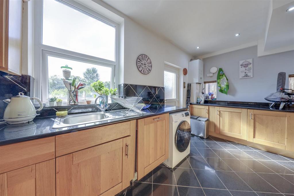 Kitchen Alt