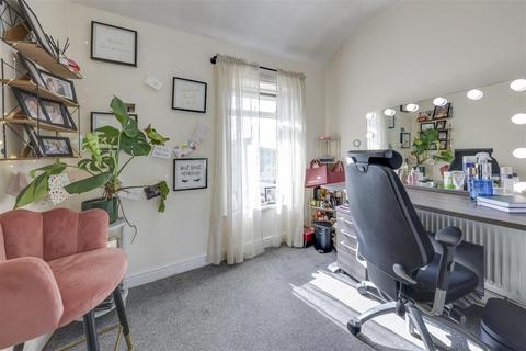92 Booth Crescent, Waterfoot, Rossendale, BB4 9BT