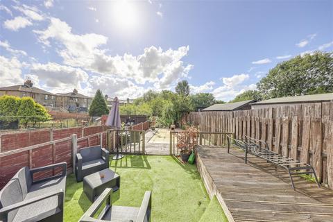 92 Booth Crescent, Waterfoot, Rossendale, BB4 9BT
