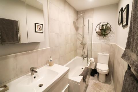 3 bedroom terraced house for sale, Chunal Lane, Glossop SK13