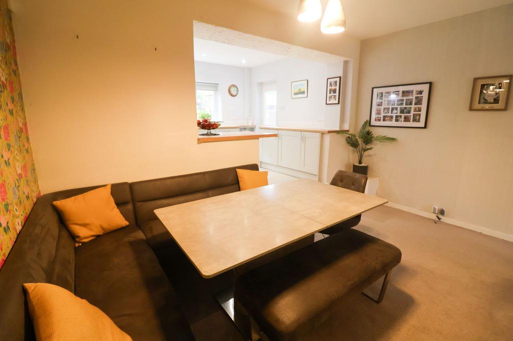Open plan kitchen/diner
