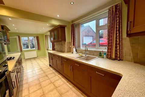 3 bedroom semi-detached bungalow for sale, Marples Avenue , Mansfield Woodhouse
