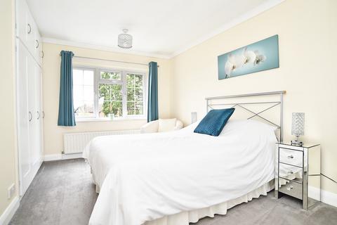 3 Ashgarth Way, Harrogate, HG2 9LD