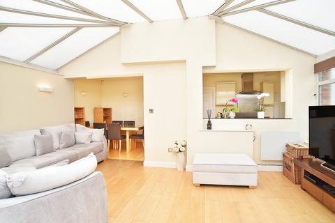 3 Ashgarth Way, Harrogate, HG2 9LD