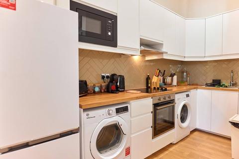2 bedroom apartment to rent, Drummond Street, London NW1