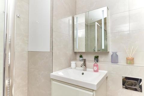 2 bedroom apartment to rent, Drummond Street, London NW1