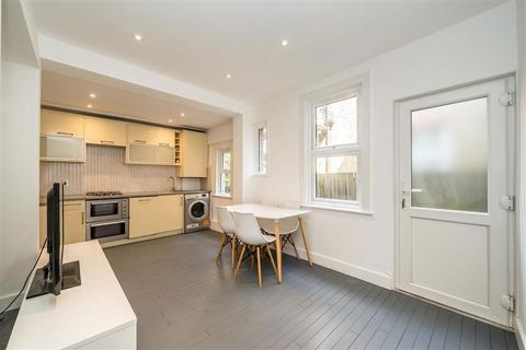 2 bedroom flat for sale, Lakeside Road, London W14