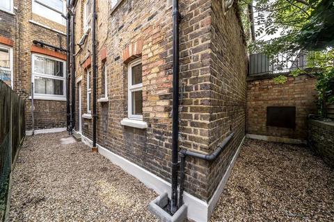 2 bedroom flat for sale, Lakeside Road, London W14