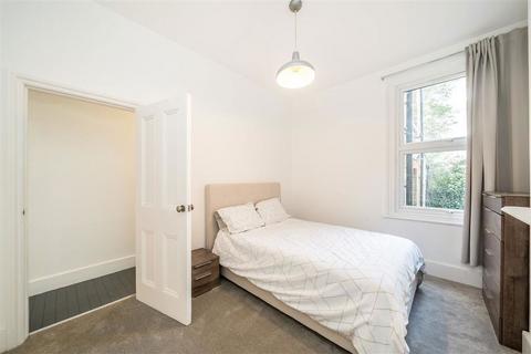 2 bedroom flat for sale, Lakeside Road, London W14