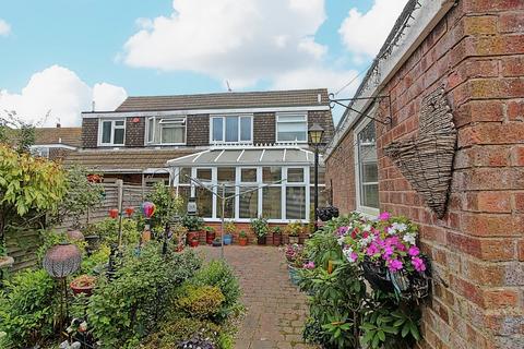 3 bedroom semi-detached house for sale, Amanda Road, Glen Parva