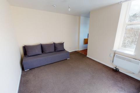 2 bedroom apartment to rent, Idle Hall, Idle BD10