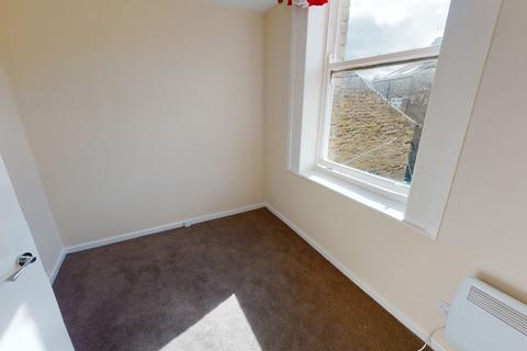 2 bedroom apartment to rent, Idle Hall, Idle BD10