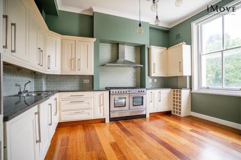 3 bedroom flat for sale, Gipsy Hill, London SE19