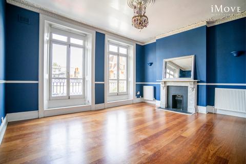 3 bedroom flat for sale, Gipsy Hill, London SE19