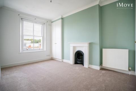 3 bedroom flat for sale, Gipsy Hill, London SE19