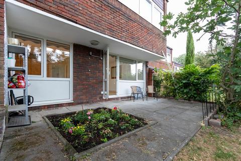 1 bedroom apartment to rent, Christchurch Avenue, London, NW6
